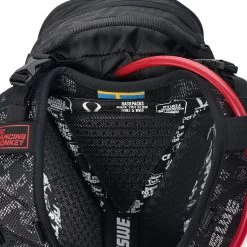 Uswe Shred 16 25 Uswe Shred 16 -Therabody Store Shred 16 Black USWE Daypack Hydration System 2021
